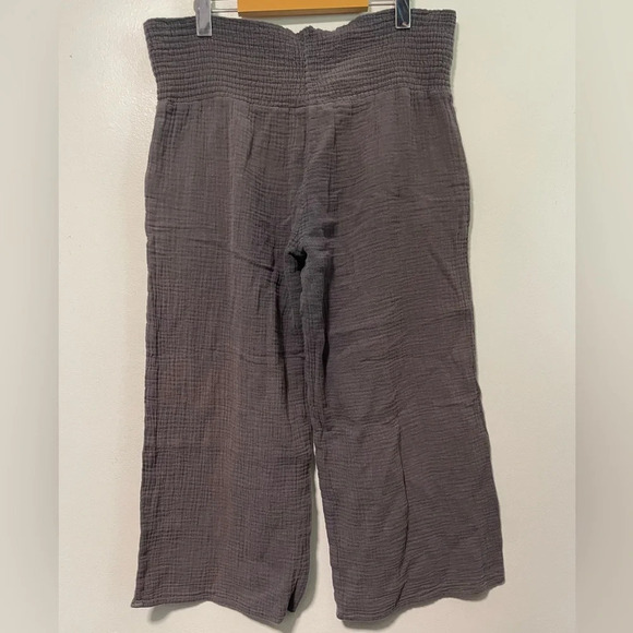 Miou Muse  Soft Grey Capri Pants - Size S - Picture 6 of 9